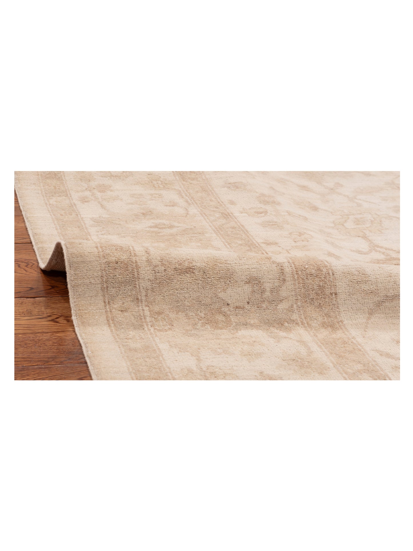 Lailora Ivory 6.9x9.9 Hand Knotted Rug