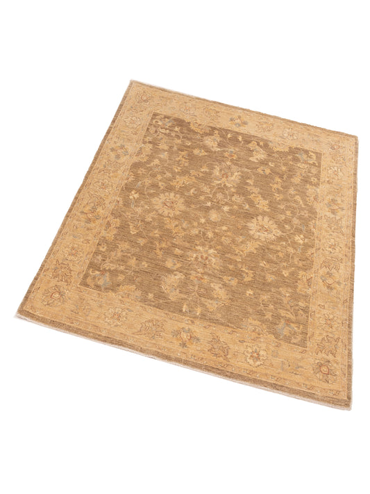 Sabira Green Beige 4.9x6.5 Hand Knotted Rug