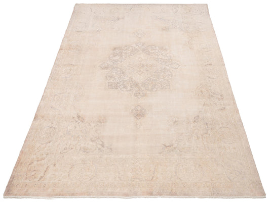 Vintage Ivory 7.4x10.10 Hand Knotted Rug
