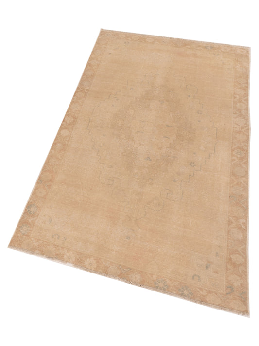 Nomadra Beige 4.3x7.7 Hand Knotted Rug