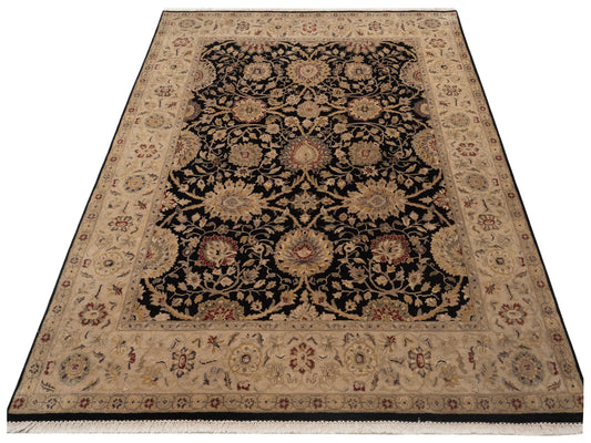 Corvella Black Ivory 7.11x10.1 Hand Knotted Rug