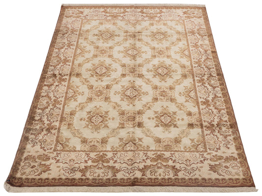 Antiqua Loom Ivory Beige 5.9x7.8 Hand Knotted Rug