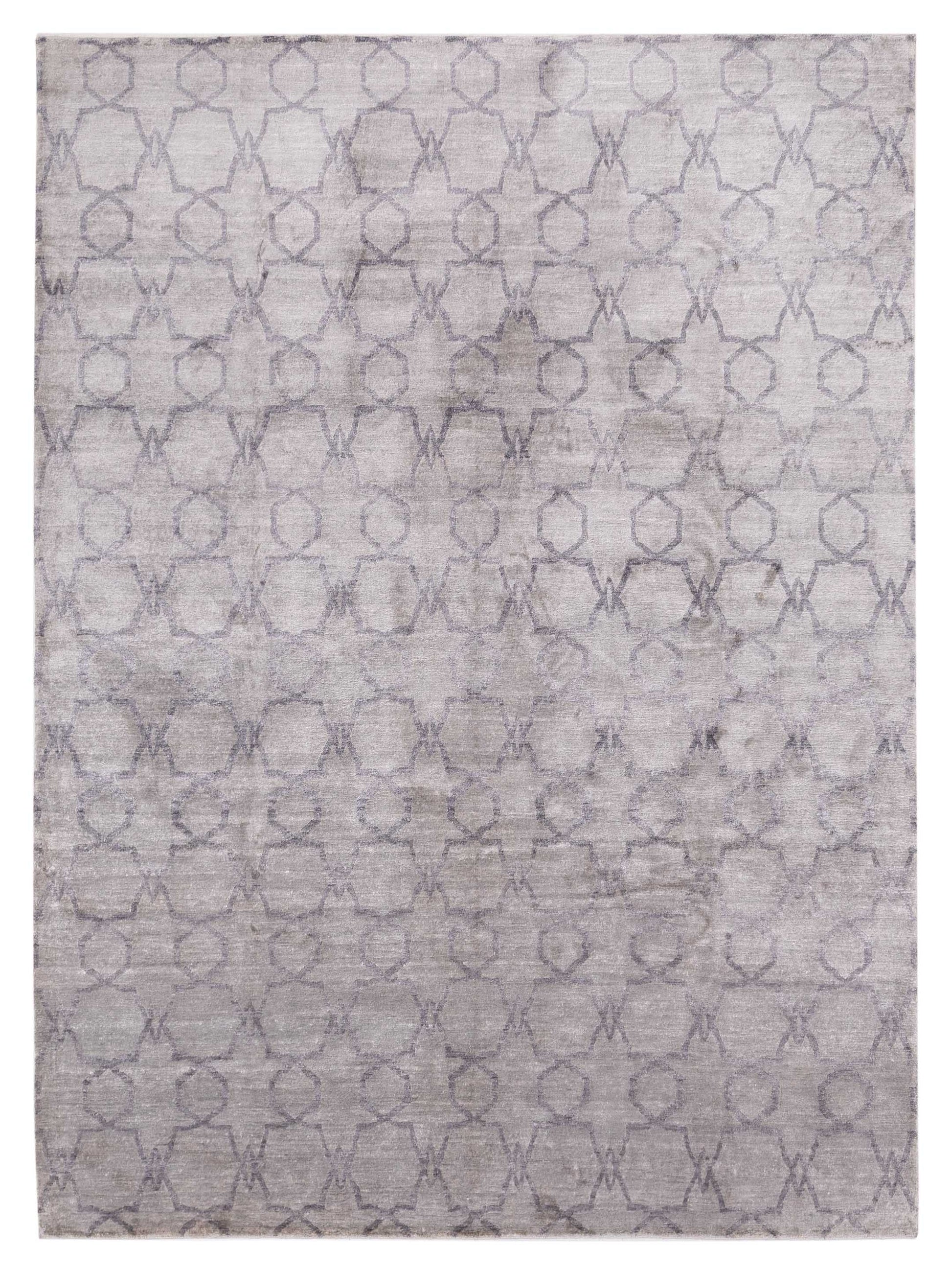 Siena Tibetino  Silver  Contemporary