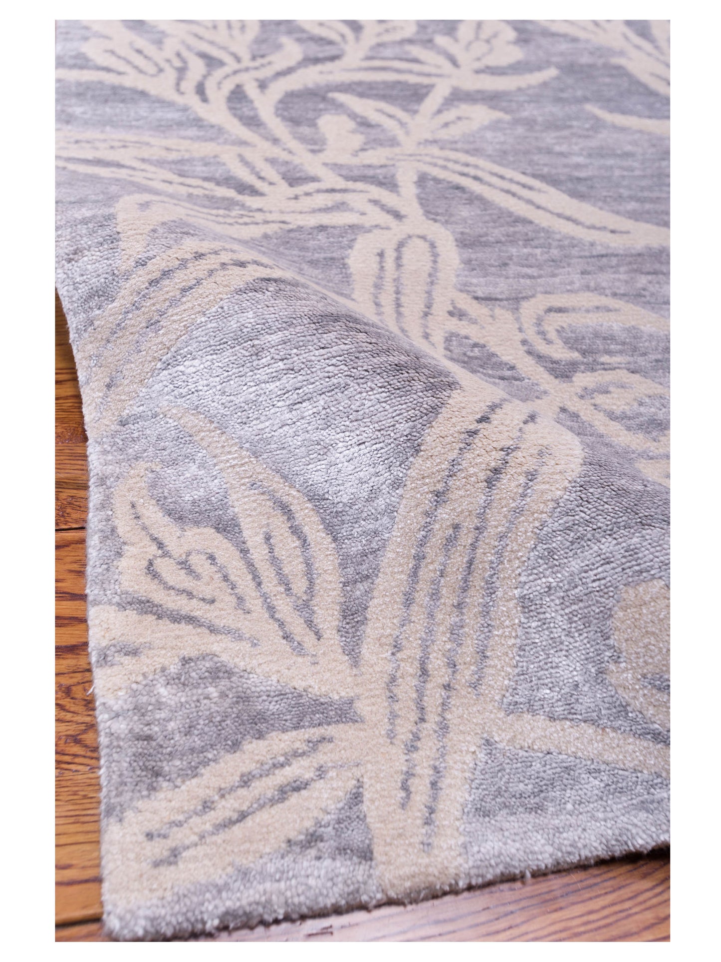 Tenzari Gray Ivory 4x5.11 Hand Knotted Rug