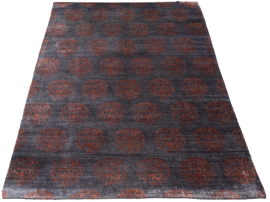 Tenzari Charcoal Red 8.1x10.1 Hand Knotted Rug
