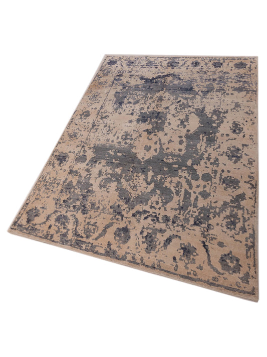 Tenzari Ivory Gray 5.8x8.11 Hand Knotted Rug