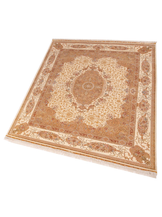 Serelis Ivory Ivory 8x10 Hand Knotted Rug