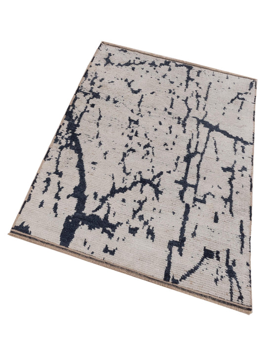 Anavera Ivory Black 4x6.3 Hand Knotted Rug