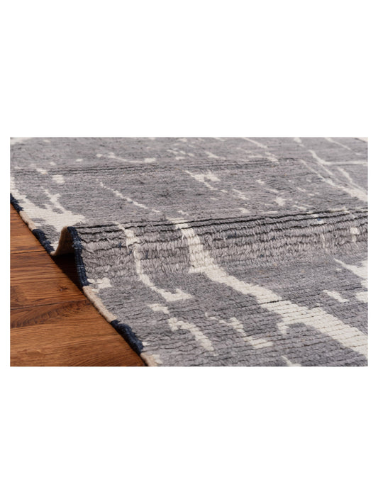 Anavera Gray Ivory 4x5.10 Hand Knotted Rug