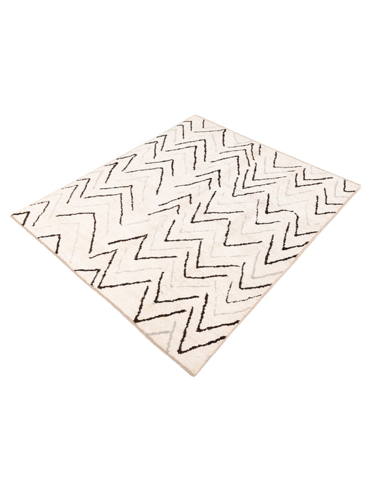 Anavera Ivory 7.9x9.4 Hand Knotted Rug